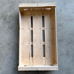 Démonstration de l'utilisation du produit Plateau Bois 50x30 C60 H85 sur fond neutre