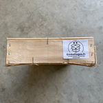 Démonstration de l'utilisation du produit Plateau Bois 50x30 C60 H85 dans la vie de tout les jours