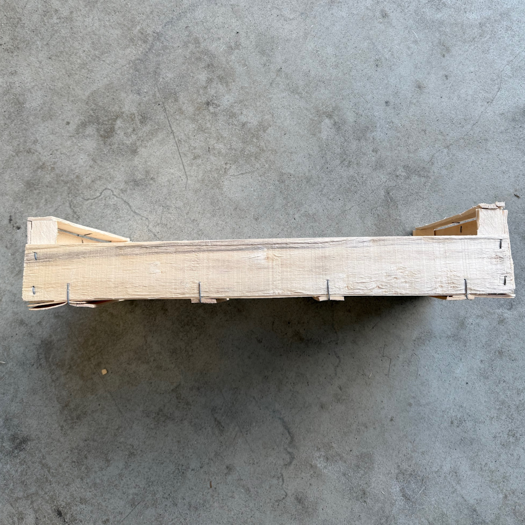 Présentation du colisage reçu pour le produit Plateau Bois 50x30 C60 H85