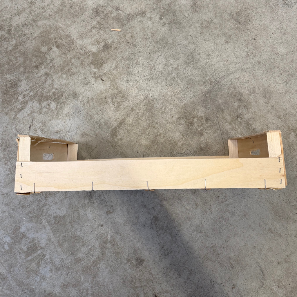 Présentation du colisage reçu pour le produit Plateau Bois 60x40 C70 H120 poignées