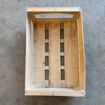 Démonstration de l'utilisation du produit Plateau Bois 50x30 C160 H185 sur fond neutre