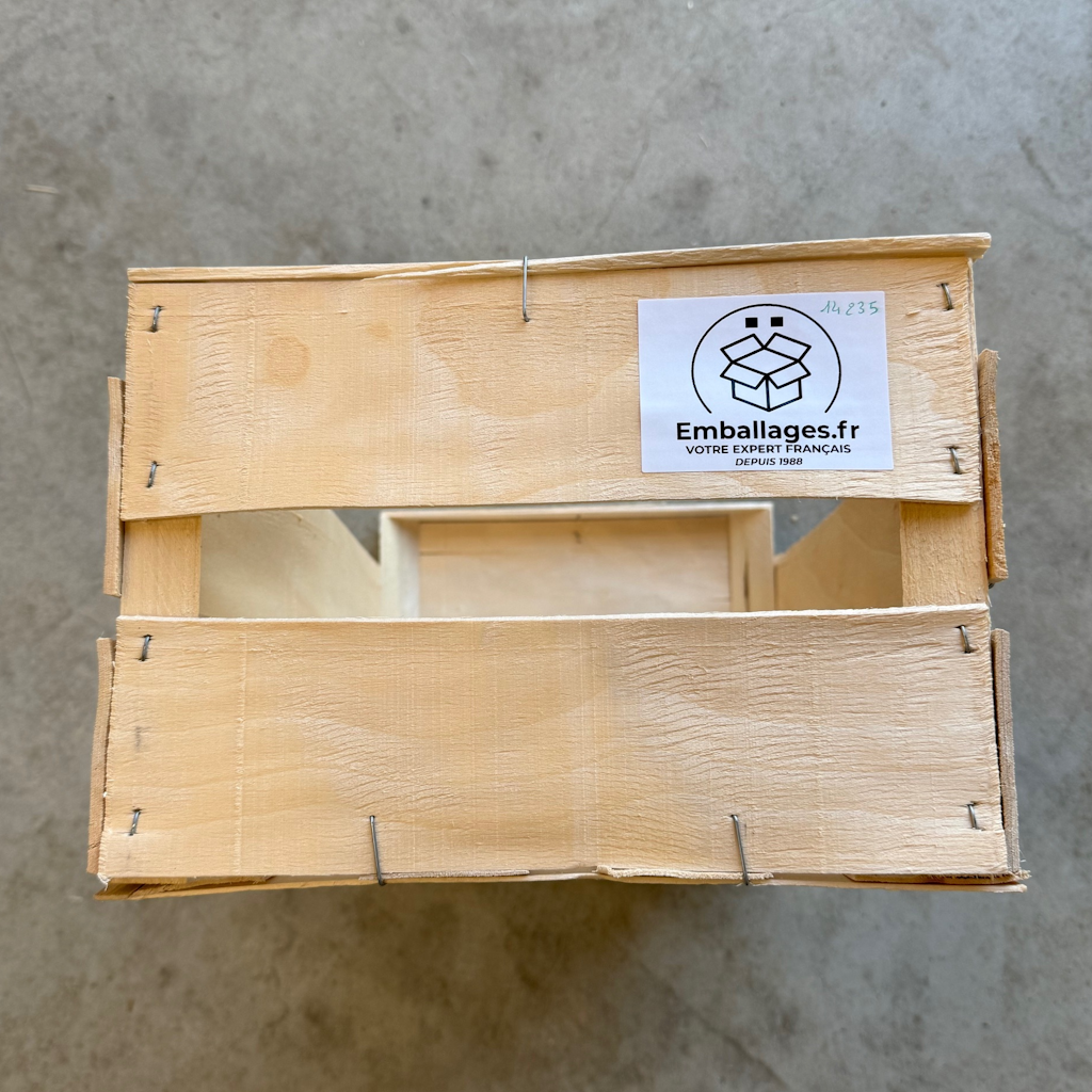 Démonstration de l'utilisation du produit Plateau Bois 50x30 C165 H200 dans la vie de tout les jours