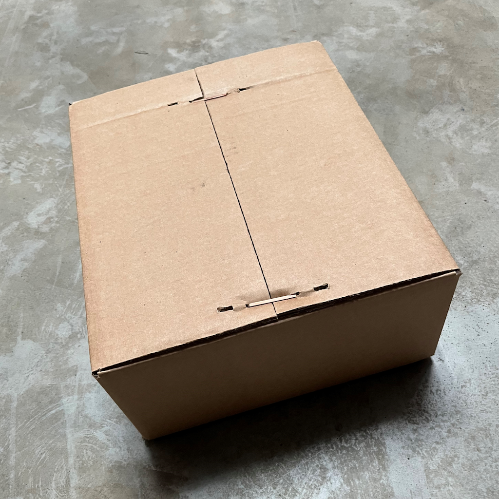 Présentation du colisage reçu pour le produit Boucle métal 13mm Acier Galvanisé pour Feuillard 13mm