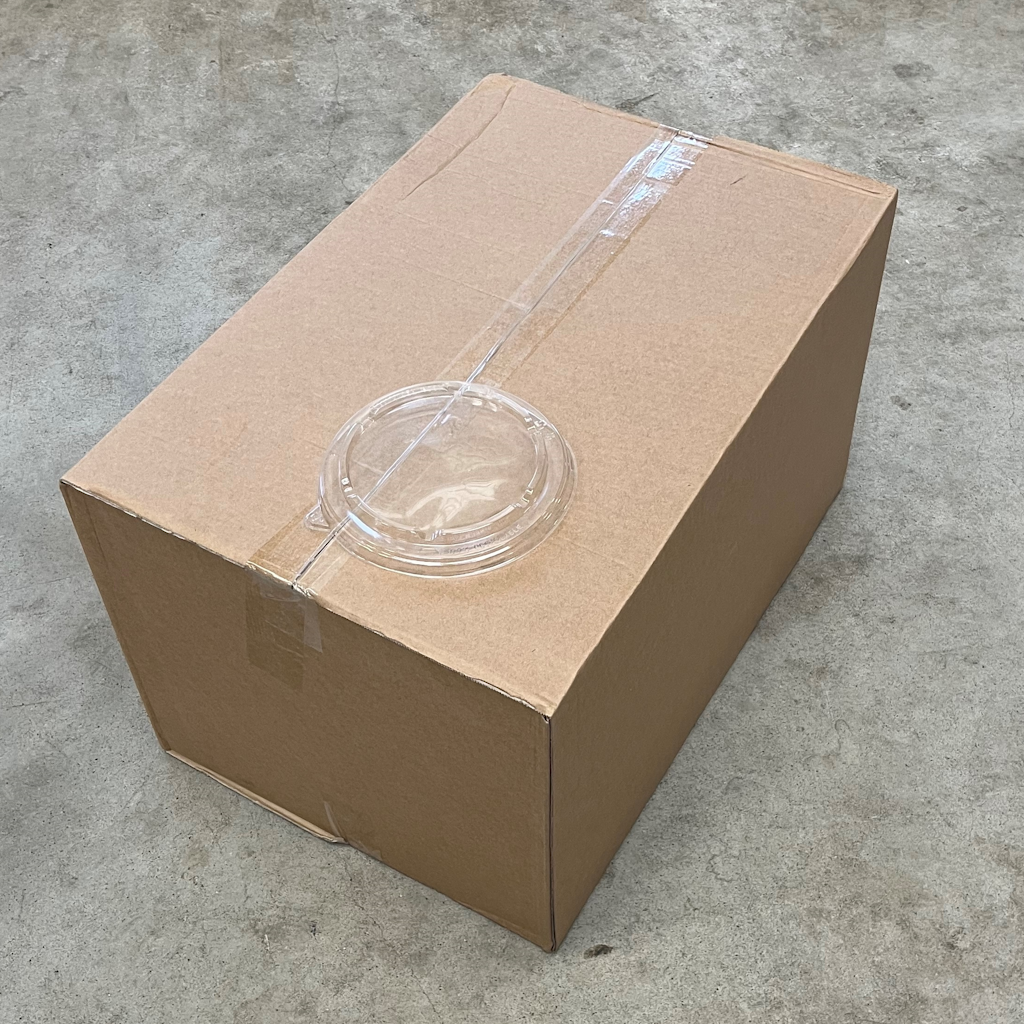 Présentation du colisage reçu pour le produit Couvercle PET pour Pot Carton Kraft Brun Salade 1250ml