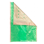 Présentation d'une garniture en matière kraft et plastique perforée pour plateau 60x40, le haut est plié pour voir la partie kraft du dessous