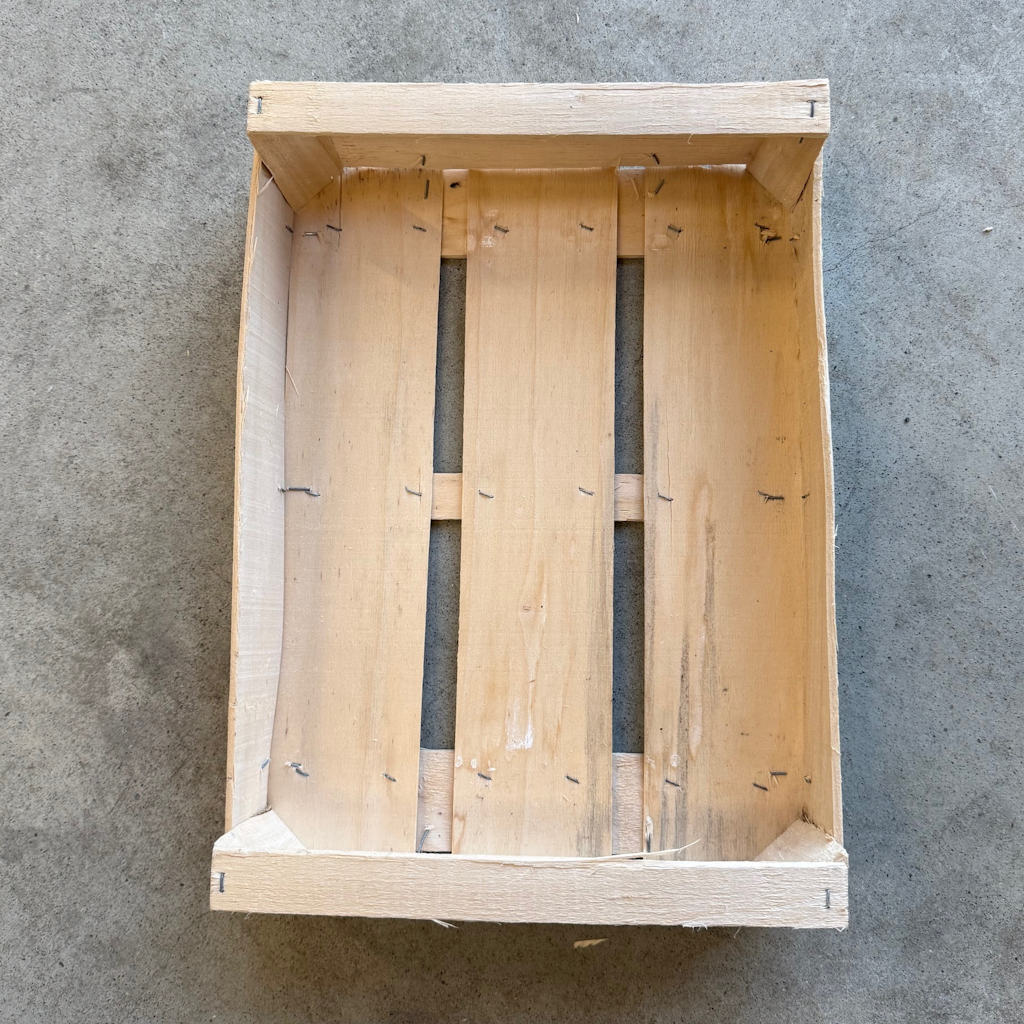 Démonstration de l'utilisation du produit Plateau Bois 40x30 C70 H100 TIFS Tête italienne sur fond neutre