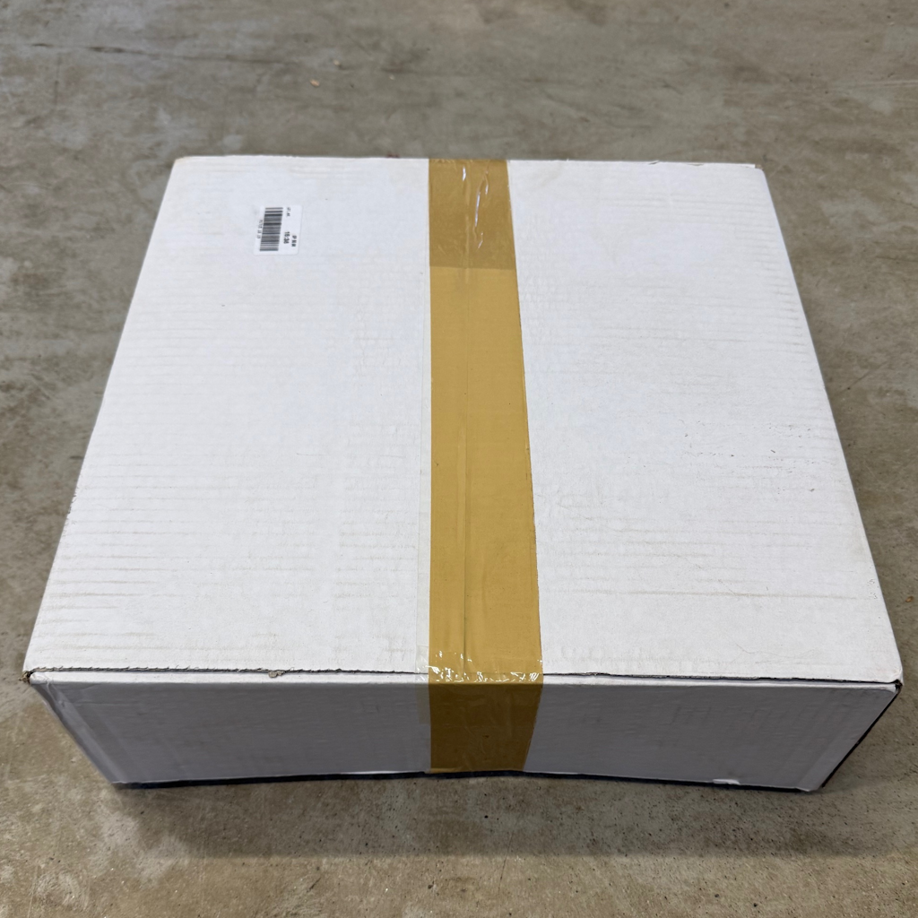 Démonstration de l'utilisation du produit Papier Ingraissable 33x33cm - 45g/m2 sur fond neutre