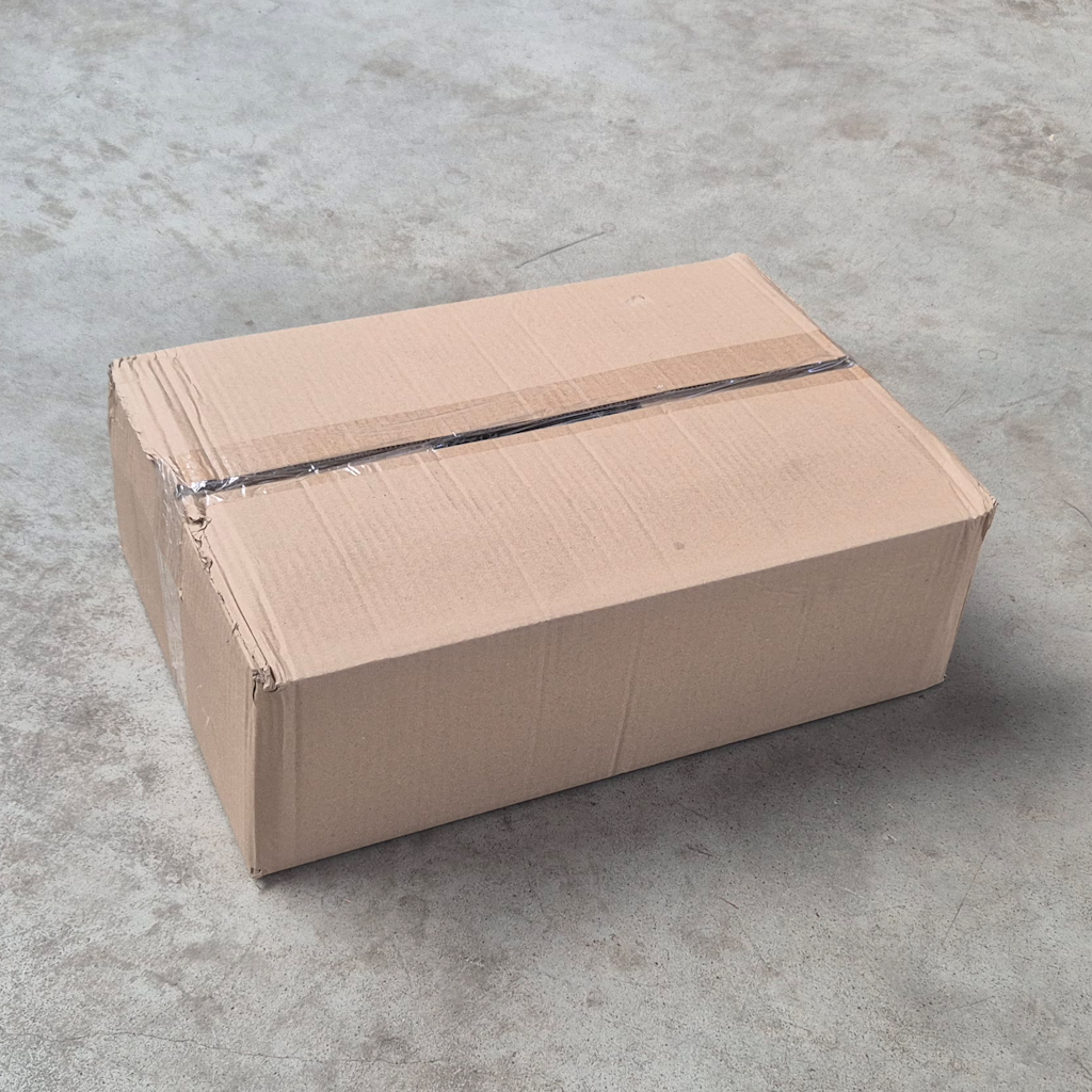 Présentation du colisage reçu pour le produit Sac SOS Noir Vergé avec fenêtre (1kg)