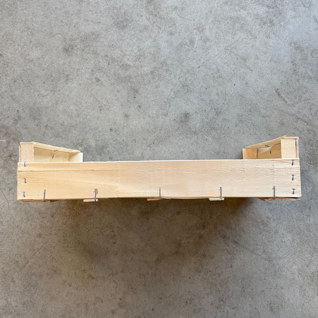 Présentation du colisage reçu pour le produit Plateau Bois 50x30 C70 H100