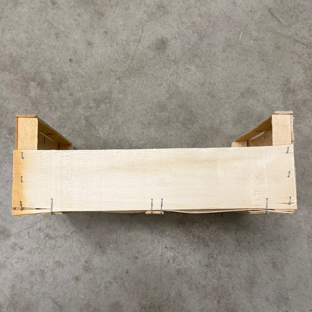 Présentation du colisage reçu pour le produit Plateau Bois 40x30 C90 H135