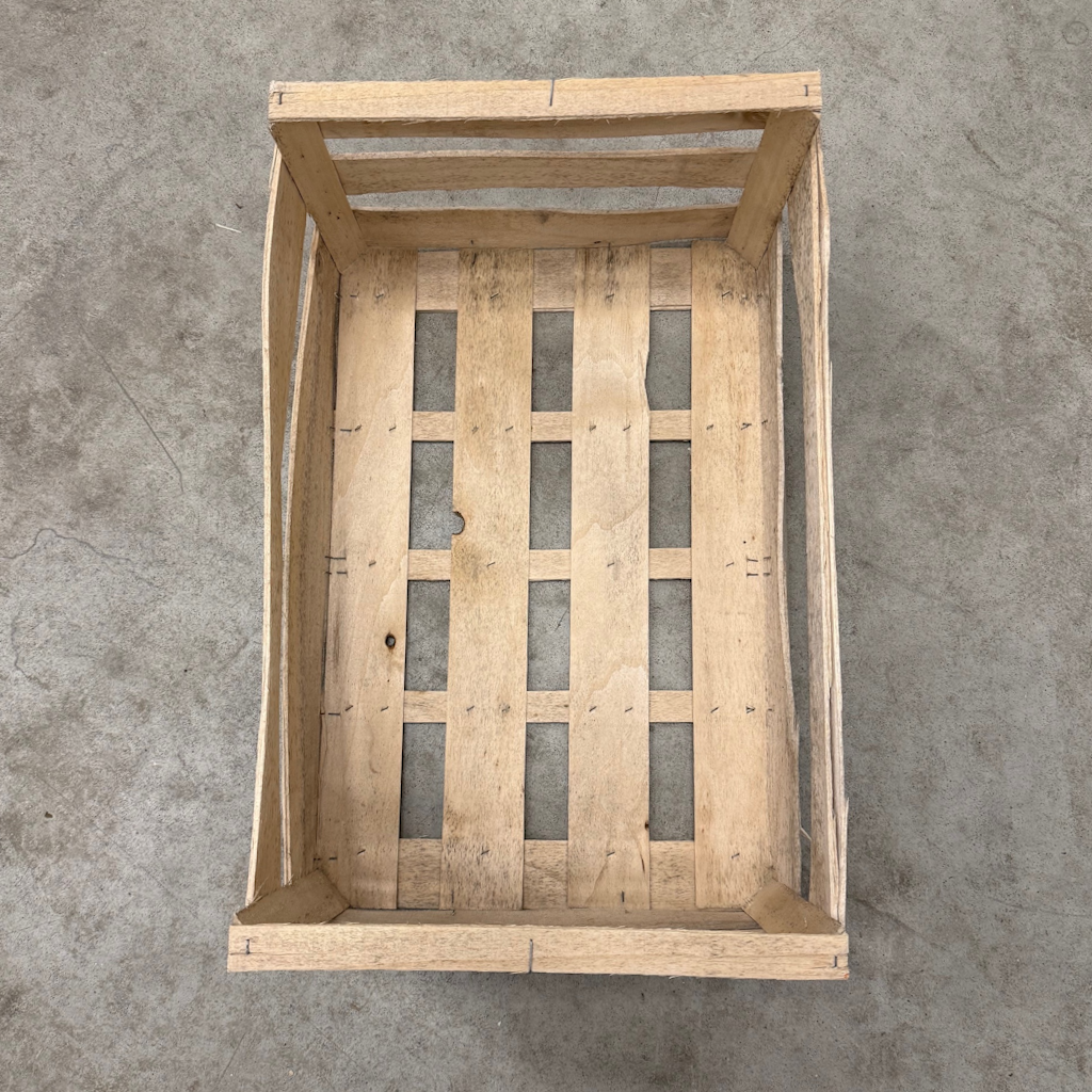 Démonstration de l'utilisation du produit Plateau Bois 60x40 C210 H250 sur fond neutre