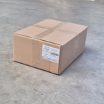 Carton de 500 sacs sous vide 300x400mm posé au sol avec étiquette produit visible