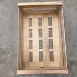 Démonstration de l'utilisation du produit Plateau Bois 60x40 C190 H187 sur fond neutre